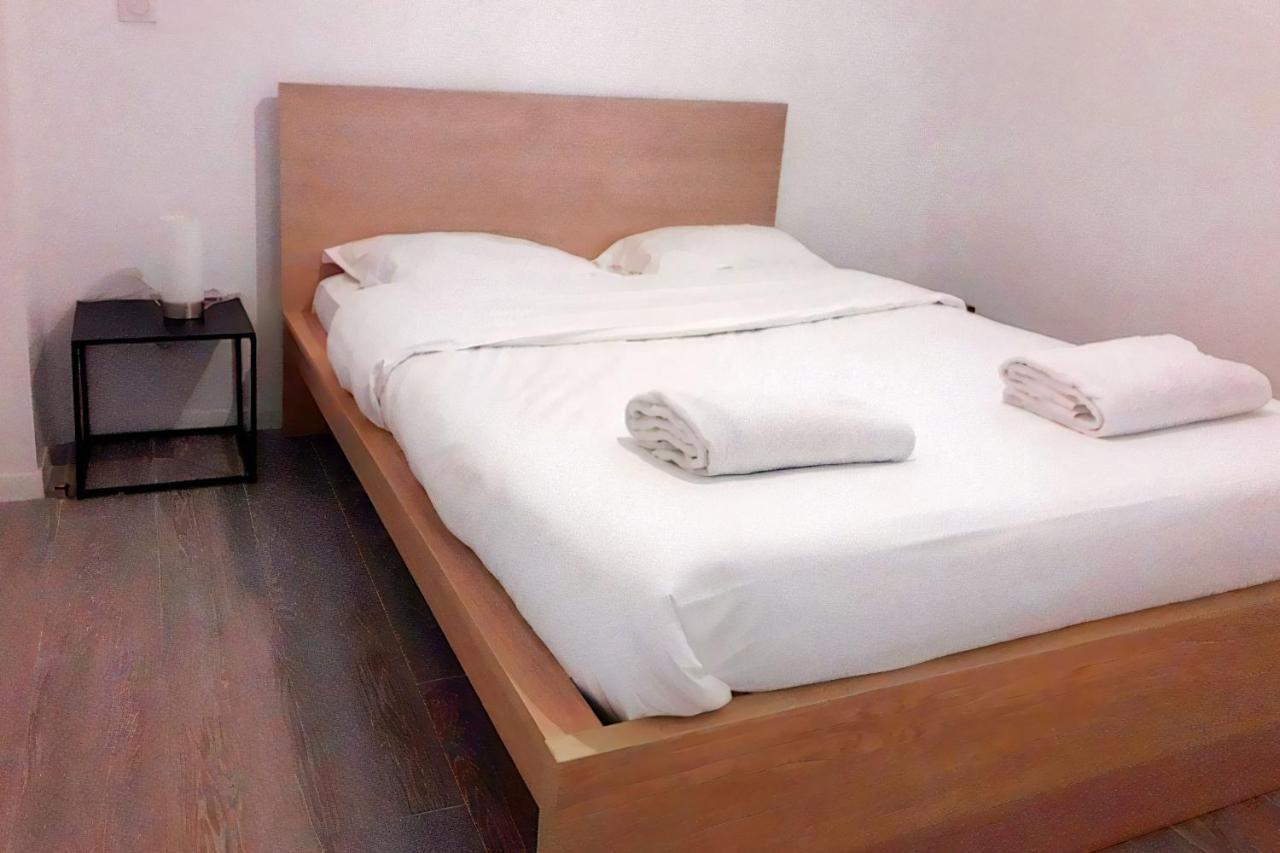 פריז Charming Apartment In The Heart Of The 19Th מראה חיצוני תמונה