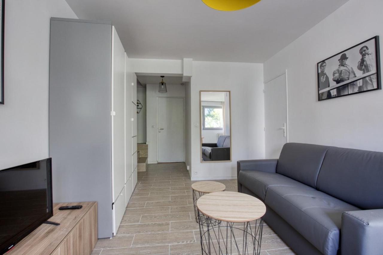 פריז Charming Apartment In The Heart Of The 19Th מראה חיצוני תמונה
